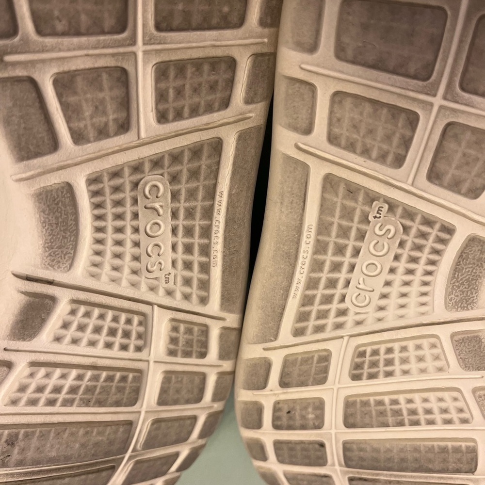 CROCS men’s Tan Suede  Shoes size  size 11 - Picture 7 of 8